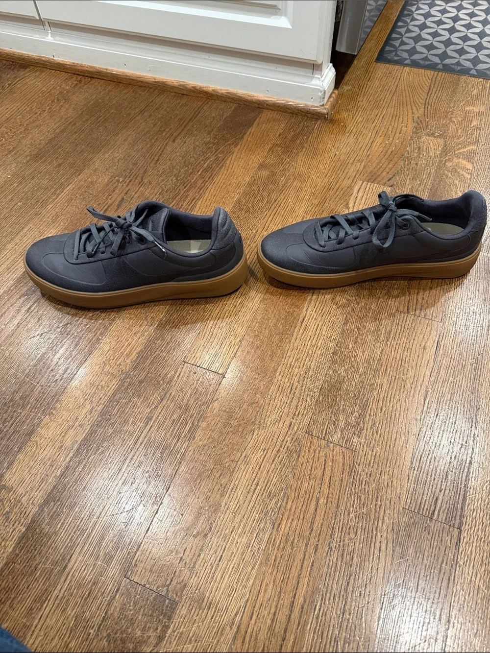 lululemon athletica Men's grey Low-Top Lace-Up Sneakers with Gum Sole